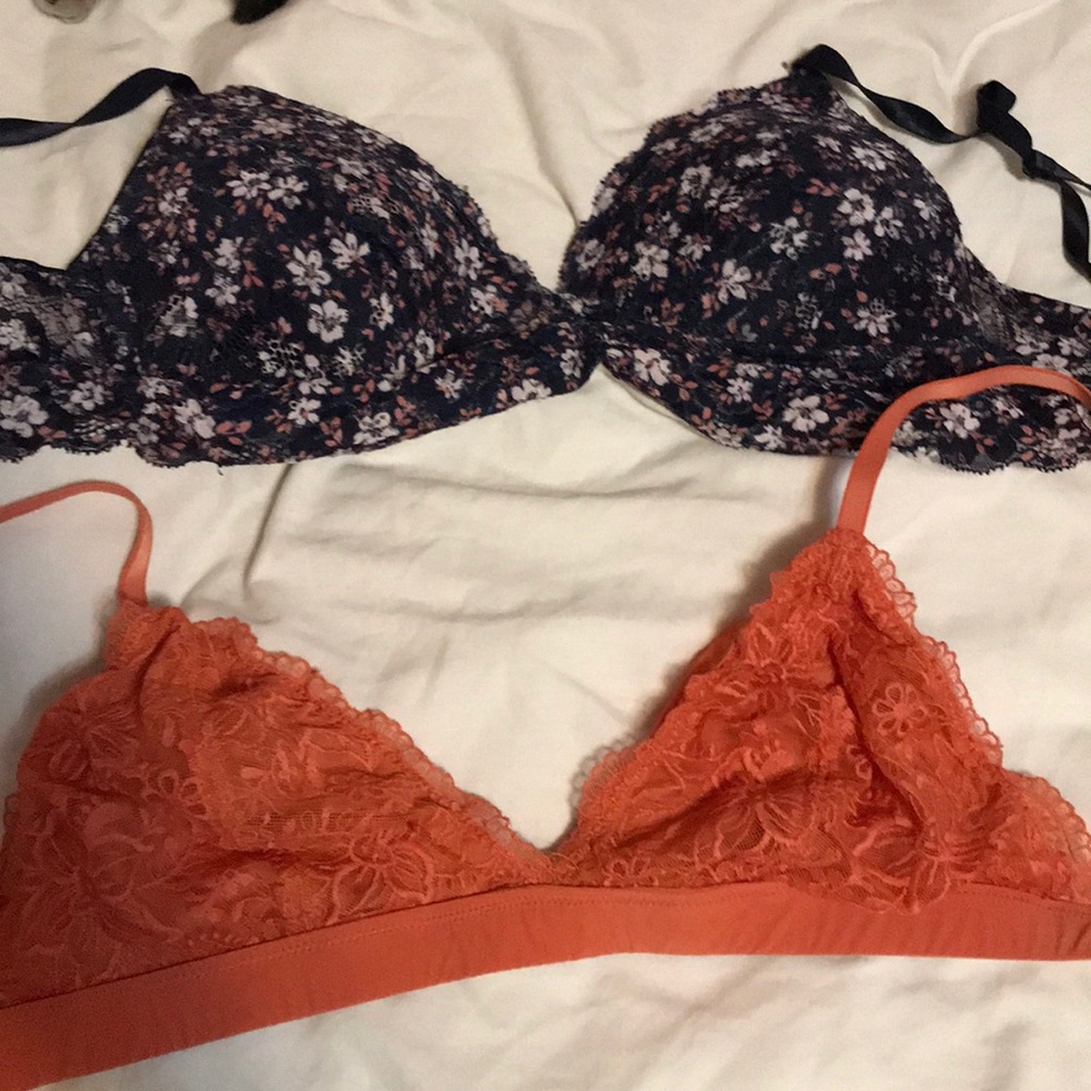 2 bras!